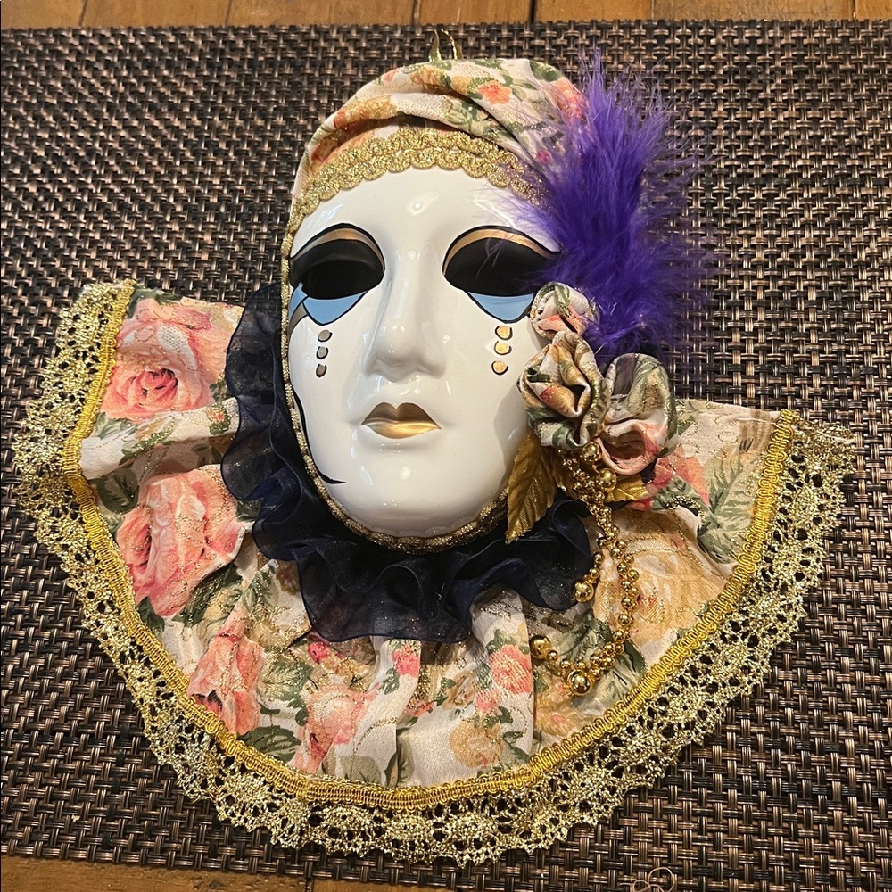 Decorative mask